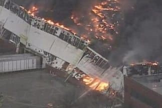 Incendio en una planta de General Electric en Kentucky. (Imagen tomada de Twitter).
