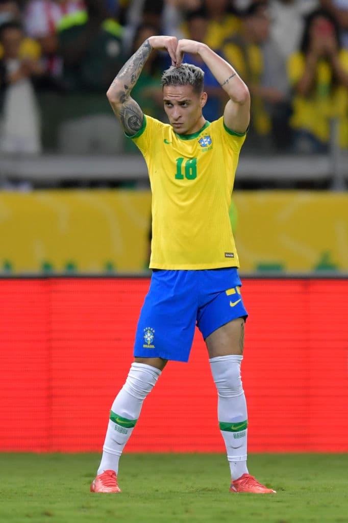 Con cuatro anotadores diferentes, Brasil le pega 4-0 a Paraguay y continúan en la cima de la eliminatoria con 39 unidades.