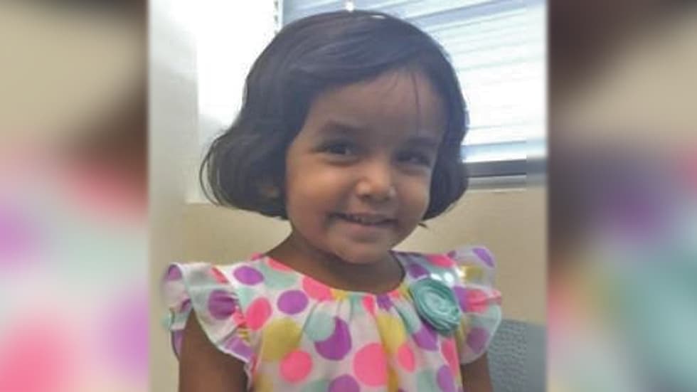 La policía halla el cuerpo de un menor durante la búsqueda de Sherin Mathews