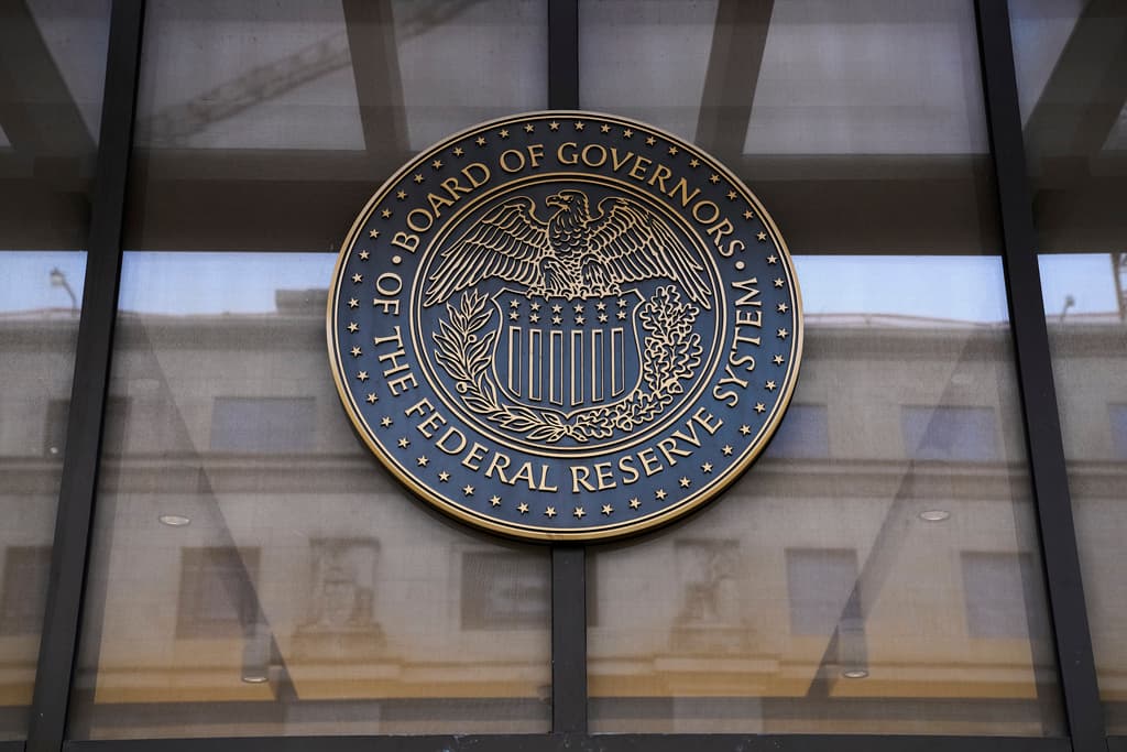 Tras un 2025 turbulento, una Fed dividida ante el dilema de otro recorte de la tasa de interés 