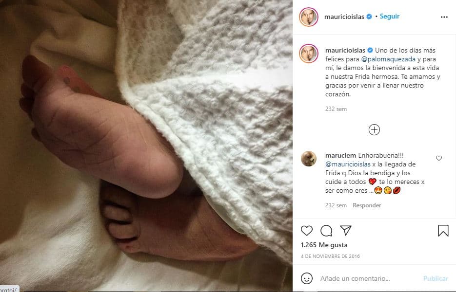 "Uno de los días más felices para Paloma Quezada y para mí, le damos la bienvenida a esta vida a nuestra Frida hermosa. Te amamos y gracias por venir a llenar nuestro corazón", escribió el actor.