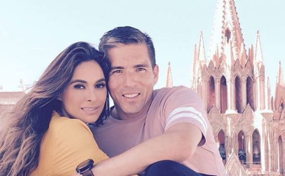 Nadie duda que Galilea Montijo, una de las conductoras mejor pagadas en México, y su esposo Fernado Reina, empresario y expolítico, tengan 
<b>la capacidad de adquirir un auto como un Rolls Royce. </b>Lo que no es viable es que lo tengan en Miami cuando los dos residen en la Ciudad de México.