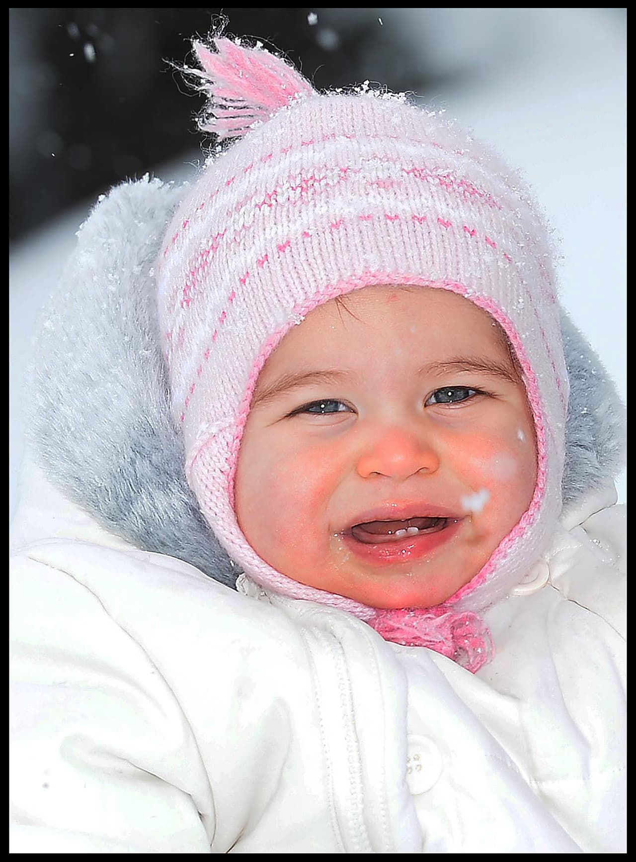 La hermosa sonrisa de Charlotte nos robó el corazón.