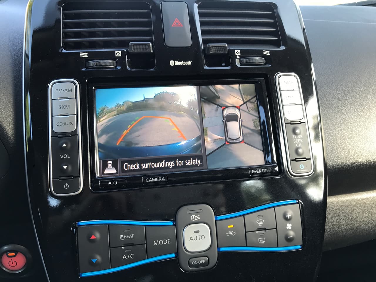 Una de las grandes características de los vehículos Nissan e Infiniti es la visión cenital extrapolada de imágenes provenientes de varias cámaras alrededor del vehículo. A partir de 2015 la competencia comenzó a adoptar tecnologías similares.