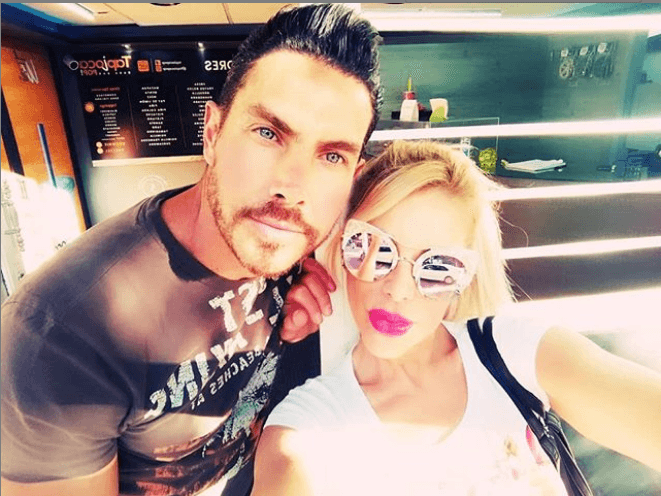 Después de esa noche en el antro los dos siguieron saliendo hasta que Lorena se empezó a enamorar, emoción a la que Roberto siempre le había puesto un freno aclarando que él no buscaba nada serio y que solo quería pasarla bien, por lo que Lorena se alejó.