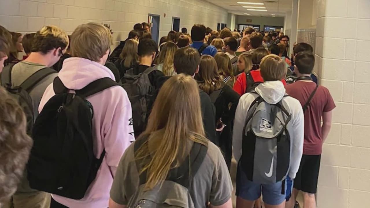 Amenazan con sanciones a estudiantes de Georgia si publican información de la situación de las escuelas