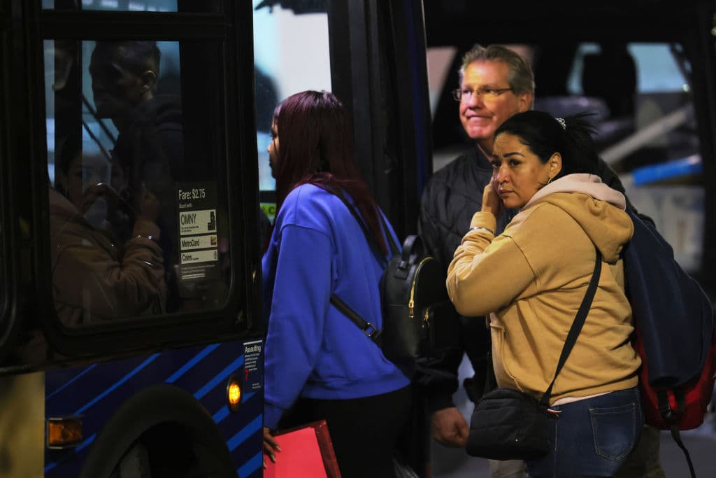 Ciudad de Nueva York pide a Corte Suprema estatal suspender temporalmente obligación de atender refugiados