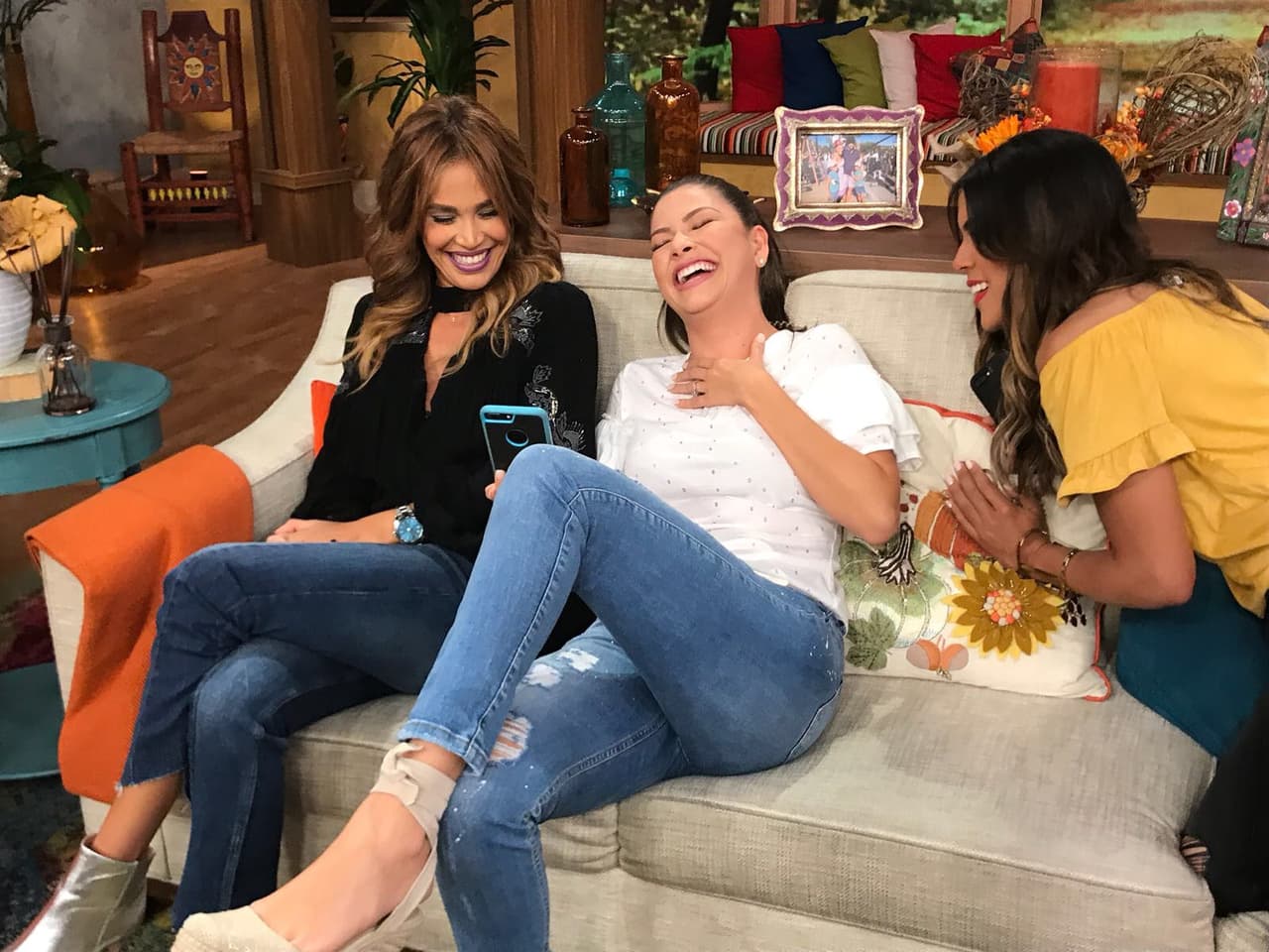 ¿De qué se estarán riendo? Las sonrisas nunca faltan en nuestra casa.