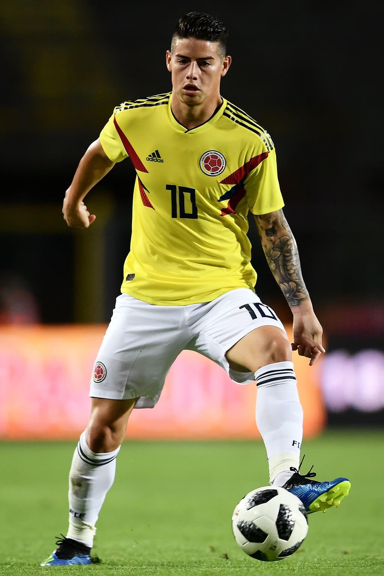 Mediocampista: James Rodríguez (Colombia)