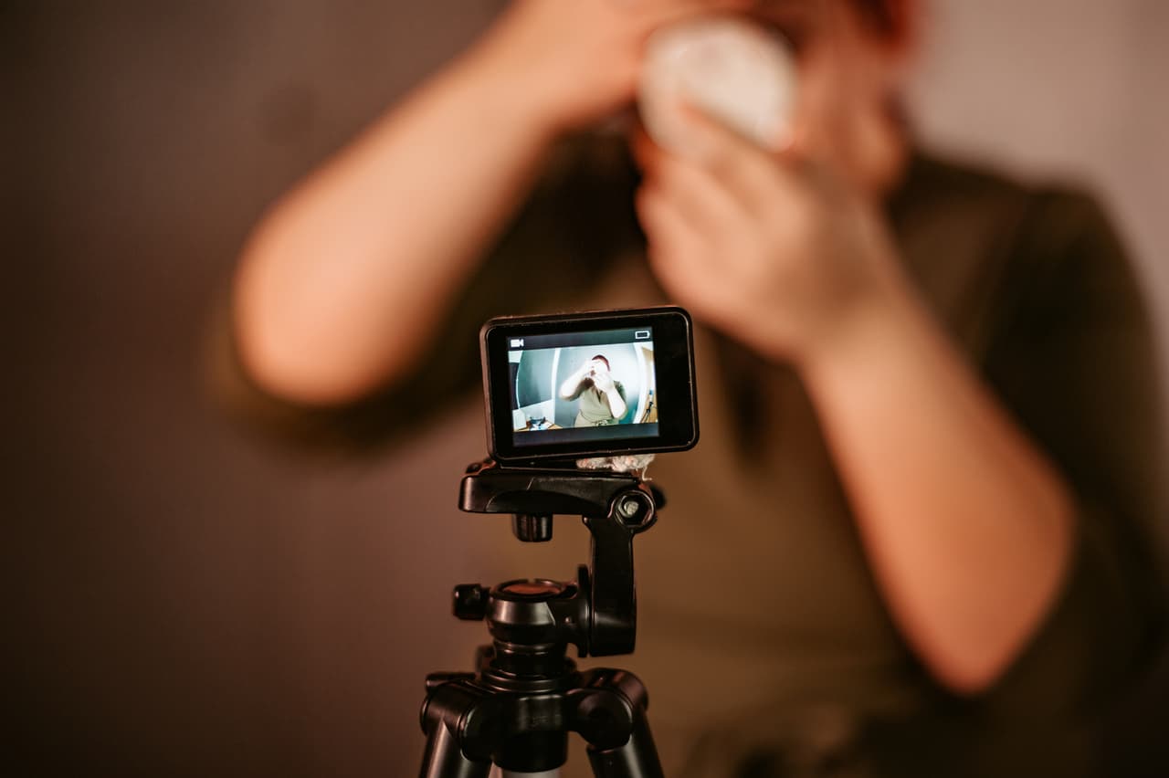 <h3 class="cms-H3-H3">2. Promotores de arte, deporte y agentes de figuras públicas</h3>
<br>
<br>⚒️ Incremento en el salario por hora en el último año: +21.4%
<br>
<br>⚒️ Salario por hora promedio, agosto de 2022: $36.76
<br>
<br>⚒️ Salario por hora promedio, agosto de 2021: $30.27
<br>