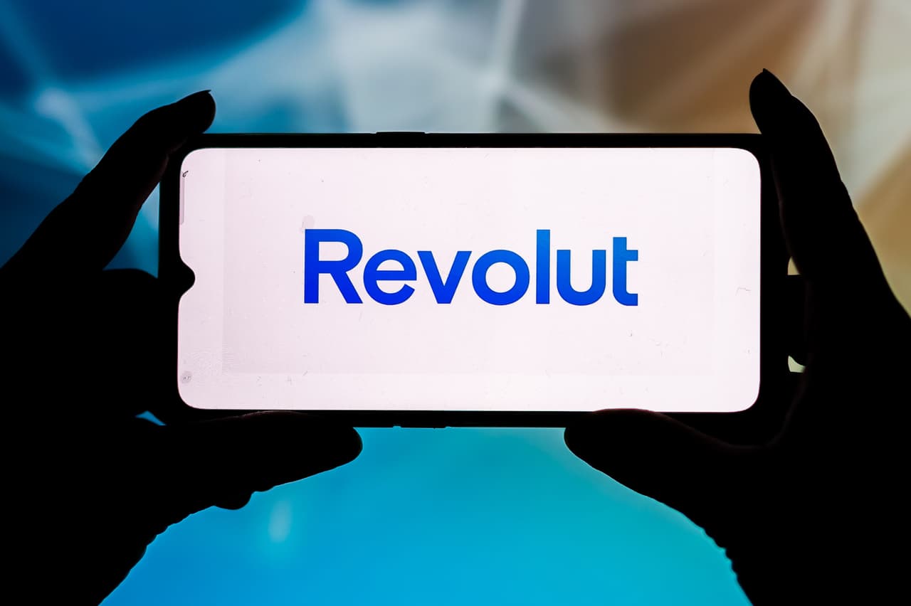 <b>Puesto 8. Revolut</b>
<br>
<br>Valor neto: 33,000 millones de dólares
<br>
<br>País: Reino Unido
<br>
<br>Categoría: Fintech
<br>