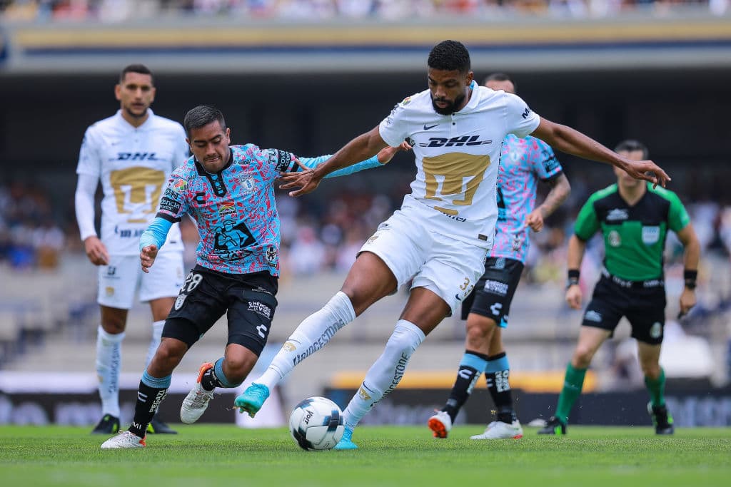 Pumas logró un valioso triunfo ante Tuzos, gracias a un doblete de Juan Ignacio Dinenno que sirvió para la victoria 2-0 sobre Pachuca, triunfo que deja a los felinos en zona de repechaje.