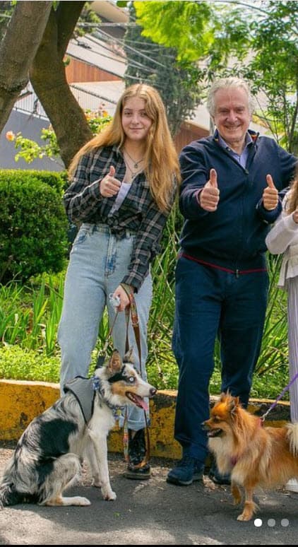 "Con la legalidad en la mano y el entendimiento y razonamiento por delante, el respeto y la tolerancia", agregó sobre 
<b><a href="https://www.univision.com/famosos/testamento-edith-gonzalez-herencia-unica-hija-constanza" target="_blank">la actual custodia legal de la joven que pasó a manos del político</a></b>
<a href="https://www.univision.com/famosos/testamento-edith-gonzalez-herencia-unica-hija-constanza" target="_blank">. </a>
<br>