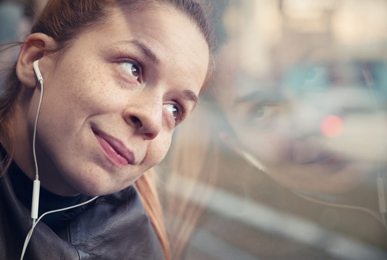 Limpia tus audífonos como recomienda el fabricante.