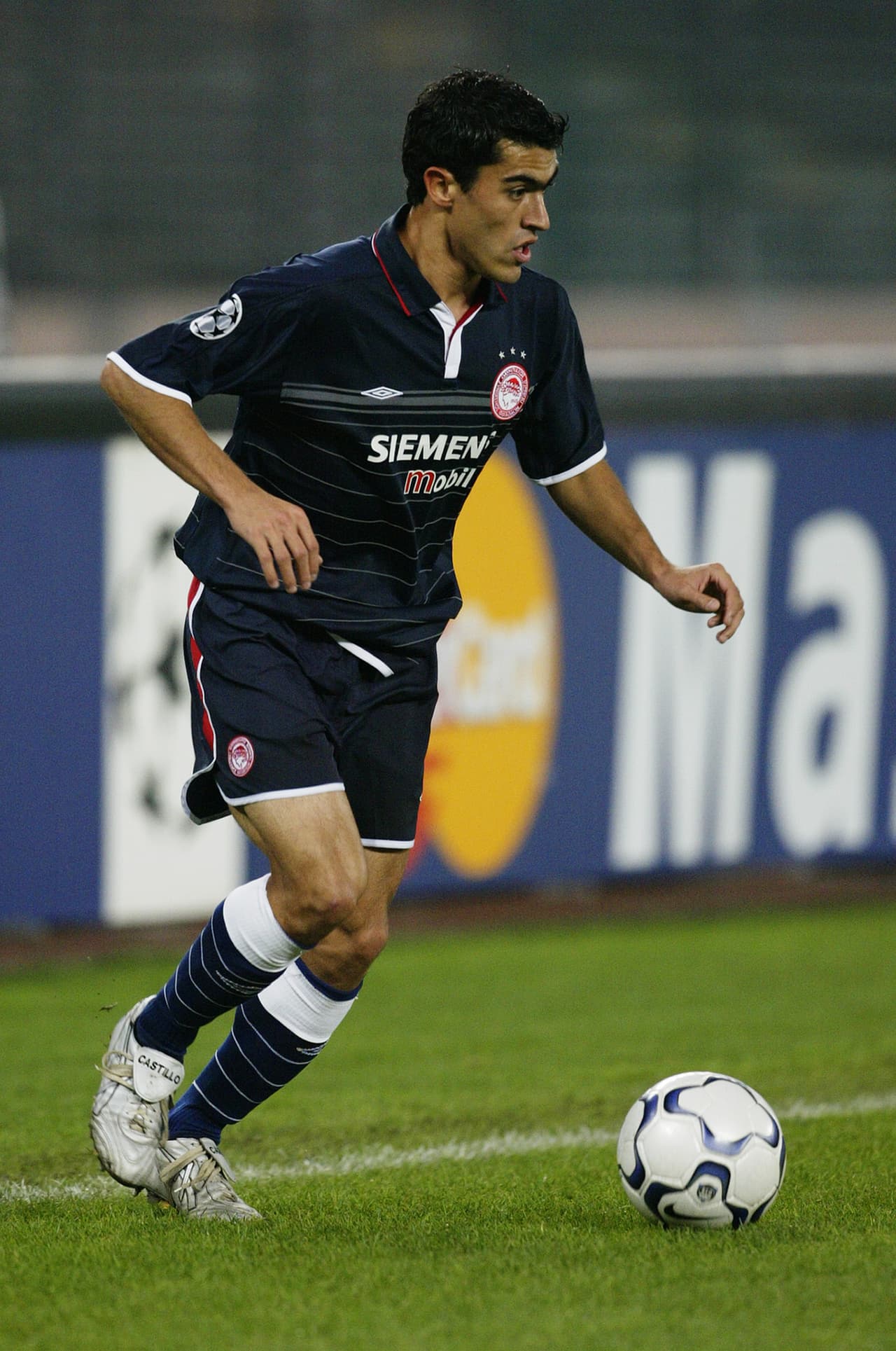 Nery Alberto Castillo: siete veces campeón de la Liga de Grecia con Olympiakos (1999-2000 / 2000-2001 / 2001-2002 / 2002-2003 / 2004-2005 / 2005-2006 / 2006-2007).