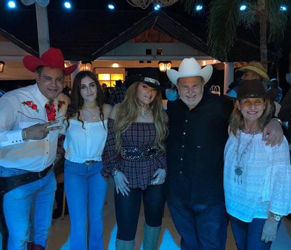 Estas son algunas de las fotos que Raúl publica en su cuenta de Instagram, seguramente Mia tiene muchas más en su álbum personal.