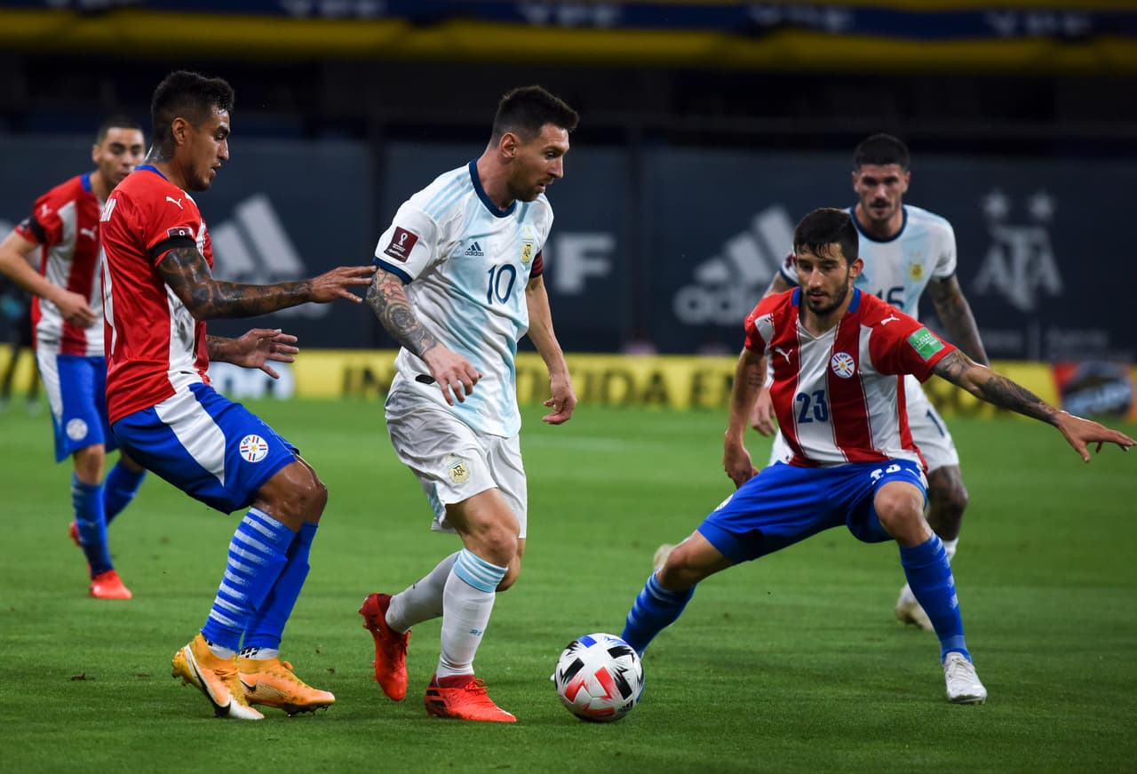Con gol de Ángel Romero desde los 11 pasos, Paraguay consigue empatar frente a Argentina y salvan un importante punto.