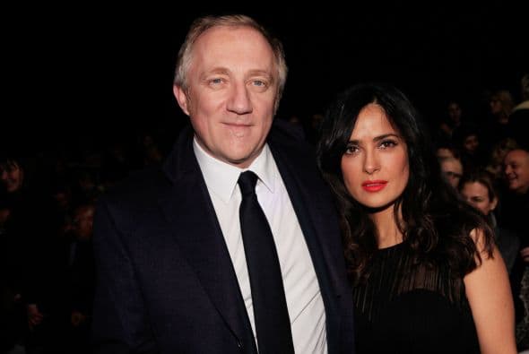 Hayek y Pinault se conocieron el 29 de abril de 2006 en la inauguración del Palacio Grassi, en donde se encuentra la colección de arte contemporáneo del padre de François-Henri. La actriz mexicana fue invitada de honor y durante la cena se sentó a la derecha de su actual esposo. Los reportes de prensa aseguran que se mantuvieron juntos a partir de ese momento.