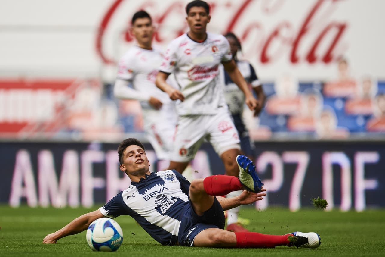 En un duelo muy cerrado, las anotaciones de Maxi Meza y Mauro Manotas hacen que Monterrey y Tijuana dividan los puntos. Los regios acumulan una racha de tres encuentros sin poder ver la victoria. Con el empate Xolos se mantiene en la cuarta posición de la tabla con 13 unidades.