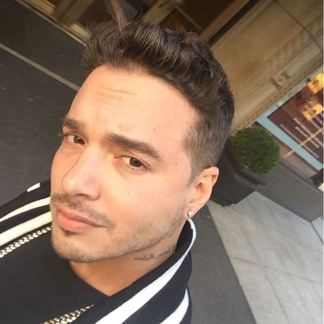 Balvin no tendrá una melena rubia y a la moda como la de Justin...