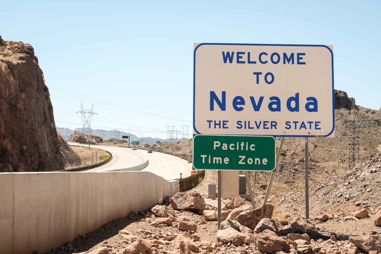 <b>Puesto 4. Nevada</b>
<br>
<br>Denuncias por robo de identidad: 740 por cada 100,000 habitantes (total: 22,801 denuncias).
<br>
<br>Pérdida de dinero promedio para todos los tipos de fraude: 400 dólares. 
<br>
<br>Usos más comunes del robo de identidad: falsificación de documentos para recibir beneficios gubernamentales (42%) y otras estafas de identidad (24%).
<br>
