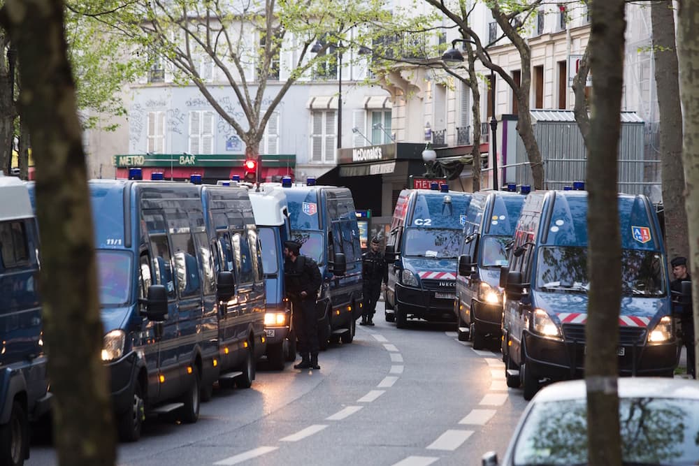 Esta nueva evacuación de un campamento de inmigrantes se produce dos días después del desmantelamiento de otro bajo el paso elevado de la parada de metro de Stalingrad, en el que había unas 1.600 personas