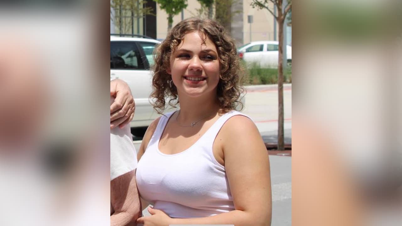 “Kristen es una dulce adolescente y una buena estudiante”, dijo su madre, Robyn Bennett quien está preocupada por su desaparición.