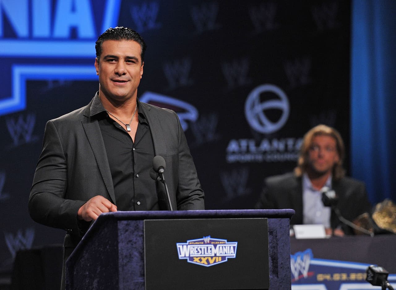 Estuvo como luchador independiente desde finales del 2014 hasta el 2015, luchando en Japón para WRESTLE-1, posteriormente en Eing of Honor y Lucha Underground.