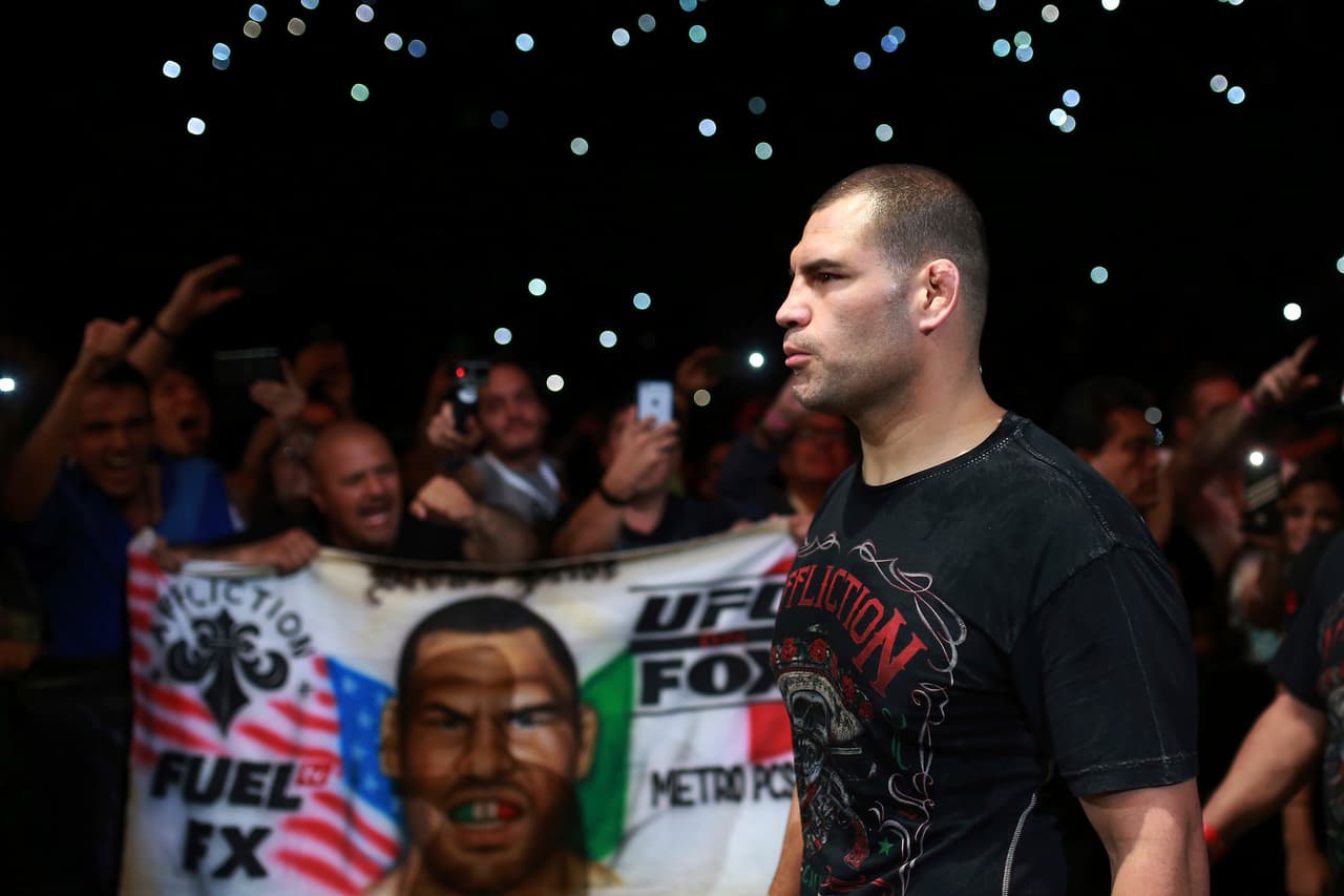 Caín Velásquez no peleará ante Werdum por una lesión