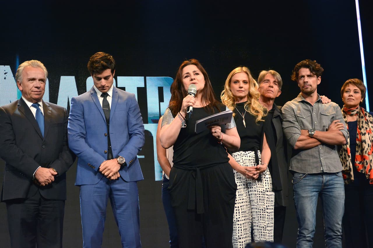 Cecilia Gabriela, Fernando Cianguerotti, José Elías Moreno, Pablo Perroni, José Pablo Minor, Arcelia Ramírez , Alejandra Ambrosi y Tiaré Scanda son parte de 'Sin Rastro De Ti'.