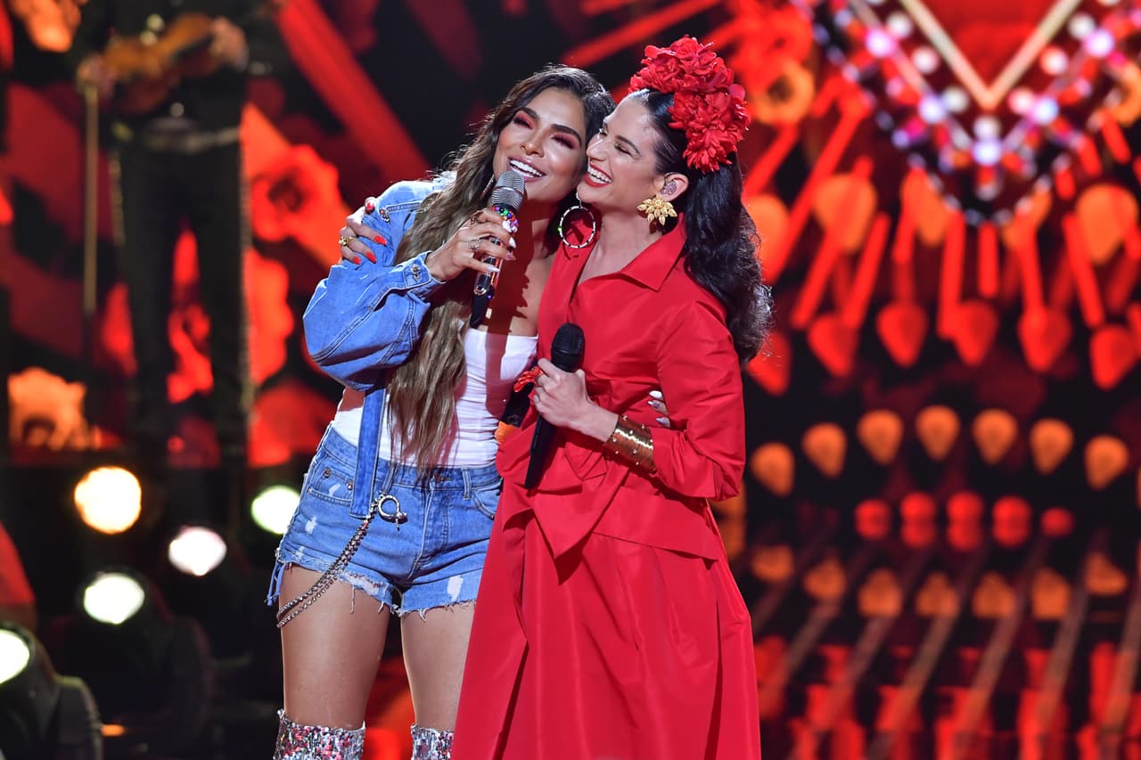 El cabello y el maquillaje de Natalia Jiménez corrieron a cargo de su estilista, Millie Morales.