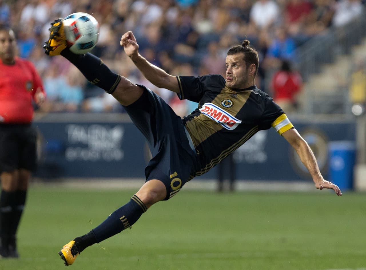 El volante suizo Tranquilo Barnetta selló triunfo de Philadelphia 2-0 sobre Sporting KC