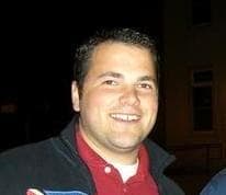 Michael Llamas, de 33 años, era el conductor del auto. Conocido como "Mike" era una figura controversial en el área. Había sido director de un dispensario de mariguana medicinal (de ahí que en los primeros reportes se le relacionara con el narcotráfico) y estaba esperando veredicto por un juicio en San Diego en el que estaba acusado de fraude electrónico por mal uso de tarjetas de crédito.