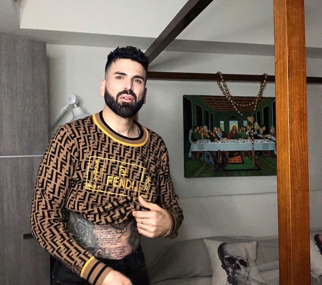 Este cuestionamiento abrió un nuevo capítulo en la novela de Jomari y su madre, el cual fue titulado por el presentador como “Capítulo 28: el hijo es bailarín exótico, toma 1”.