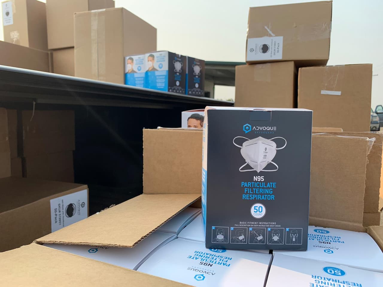 Además, la Casa Blanca confirmó que las máscaras estarán disponibles en “farmacias locales”, así como en centros de salud comunitarios, según el comunicado de la Casa Blanca.