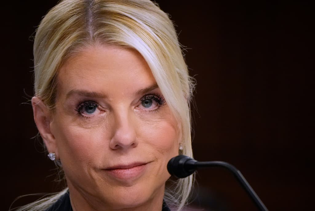 Las claves de la agresiva audiencia de Pam Bondi en el Congreso en la que se negó a hablar de los archivos Epstein