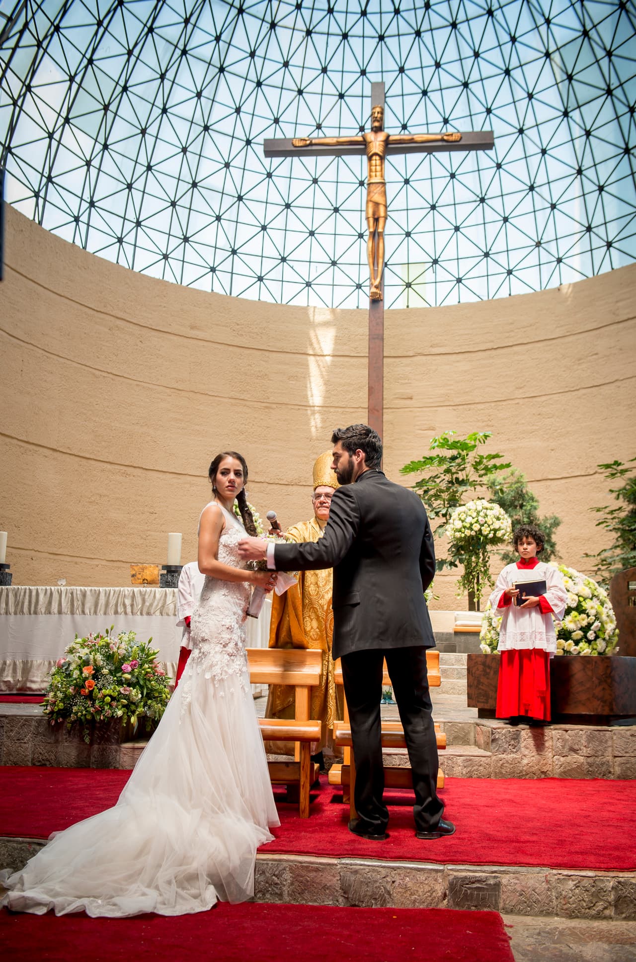 Al momento de la explosión, Maia dudó en casarse, sin embargo aceptó, puen no se enteró que Pablo se debatía entre la vida y la muerte.