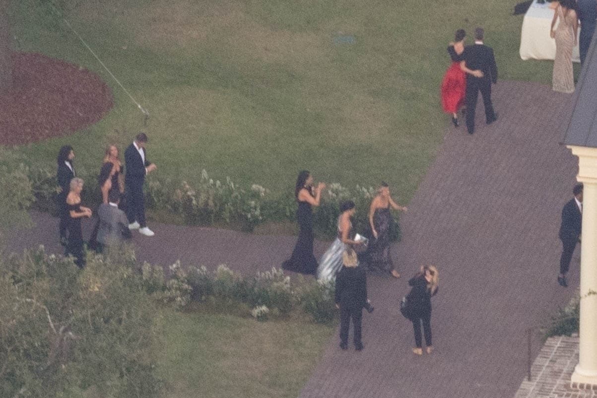 Las botellas tenían inscrita la leyenda 'The Biebers 9.30.19'. 
<br>