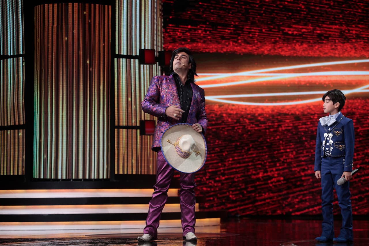 Entre otras cosas, Albertano le indicó a Kevin que debía sacar el "pecho paloma" y tener una actitud de valentía, como de "un macho alfa que se va a rifar un tiro".