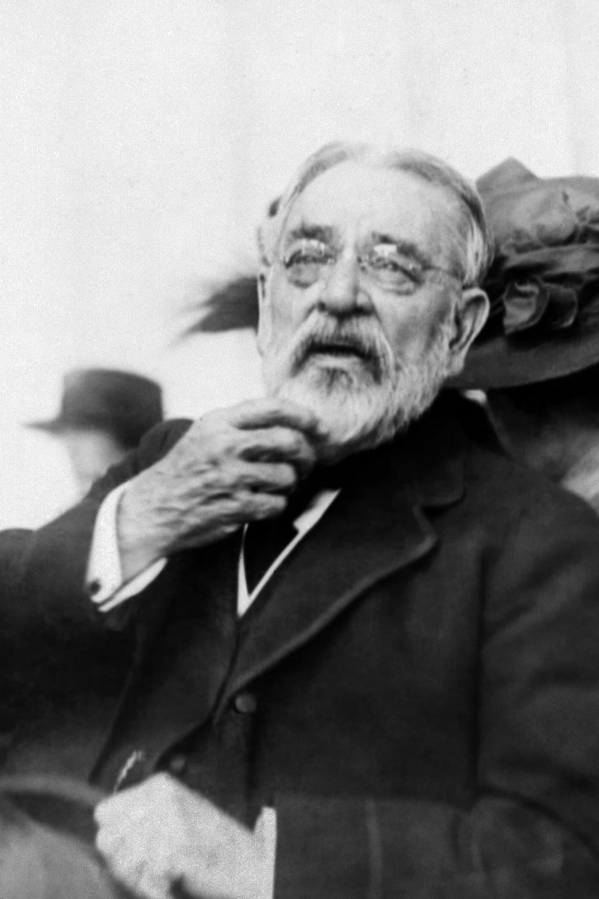 Robert Lincoln, hijo del expresidente Lincoln, hizo su última aparición pública en la inauguración del monumento en honor a su padre.