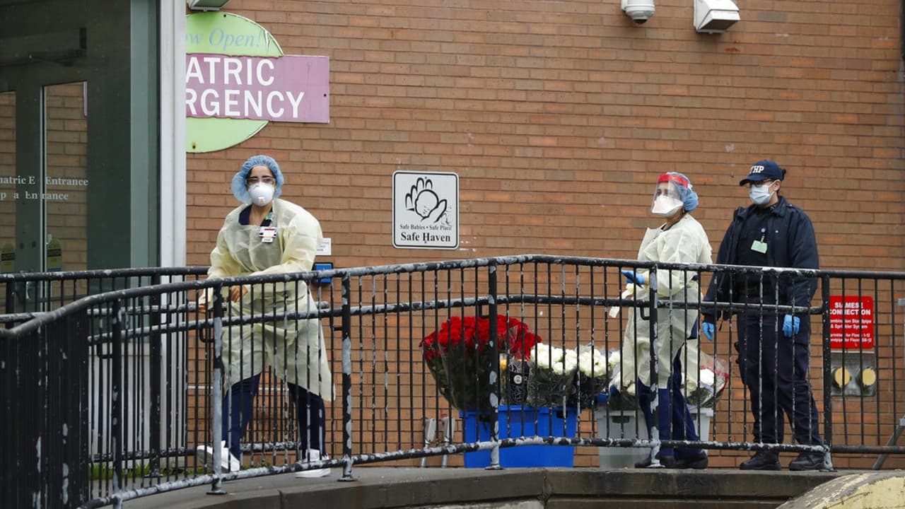 Cuomo: “Subestimamos este virus. Es más poderoso, es más peligroso de lo que esperábamos”