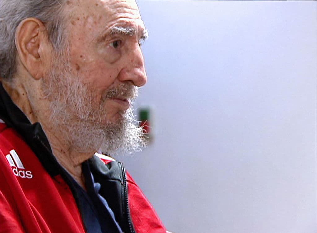 Una captura de pantalla de la Televisión Cubana en una de las contadas apariciones de Castro luego de que le entregó el poder a su hermano Raúl.