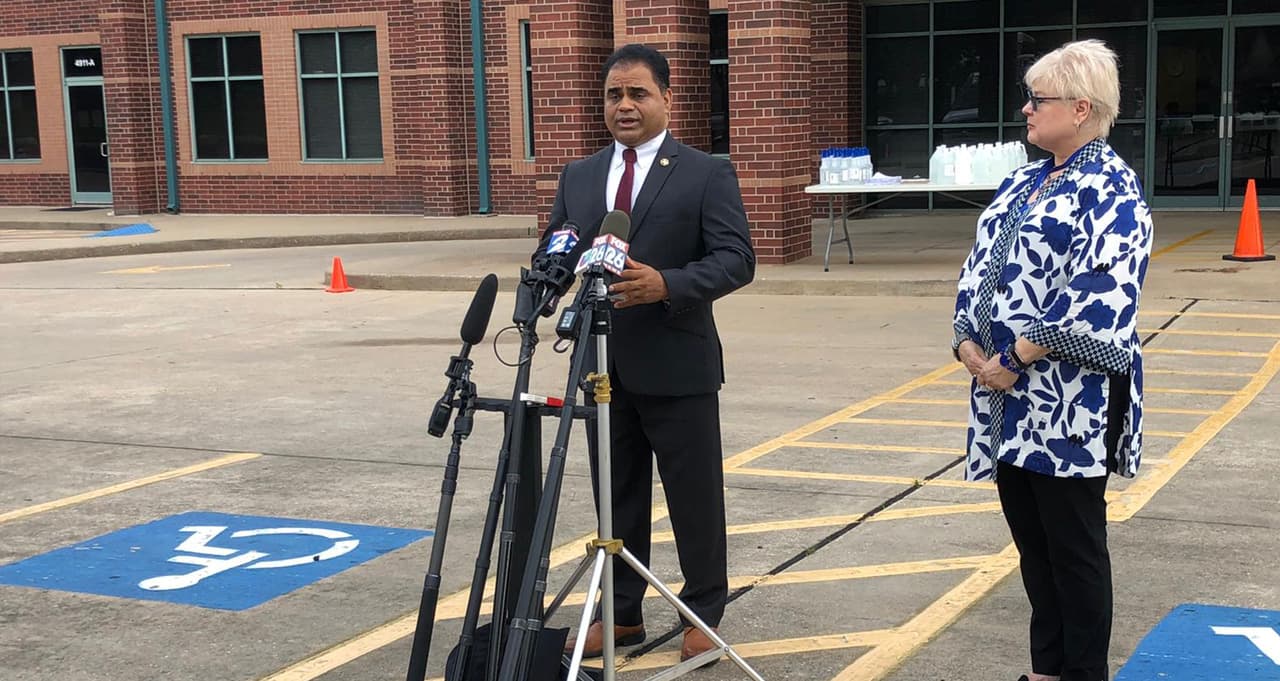 KP George, juez del condado Fort Bend, pidió a la comunidad unirse en oración por la paz y la estabilidad de la nación.