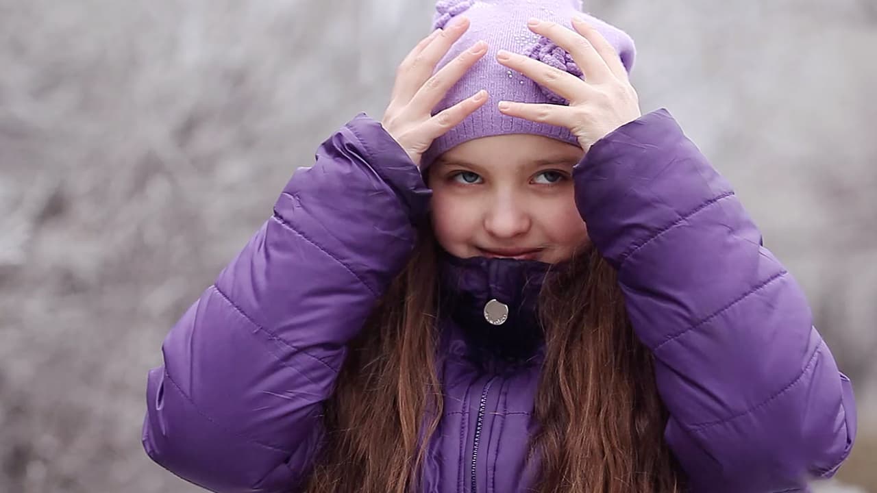 Nunca dejes a los niños desatendidos en una habitación con un calentador de ambiente, los niños golpean los calentadores especialmente si se colocan encima de mesas o en lugares en los que se tambalean y cerca de donde pueden ser golpeados y caer.