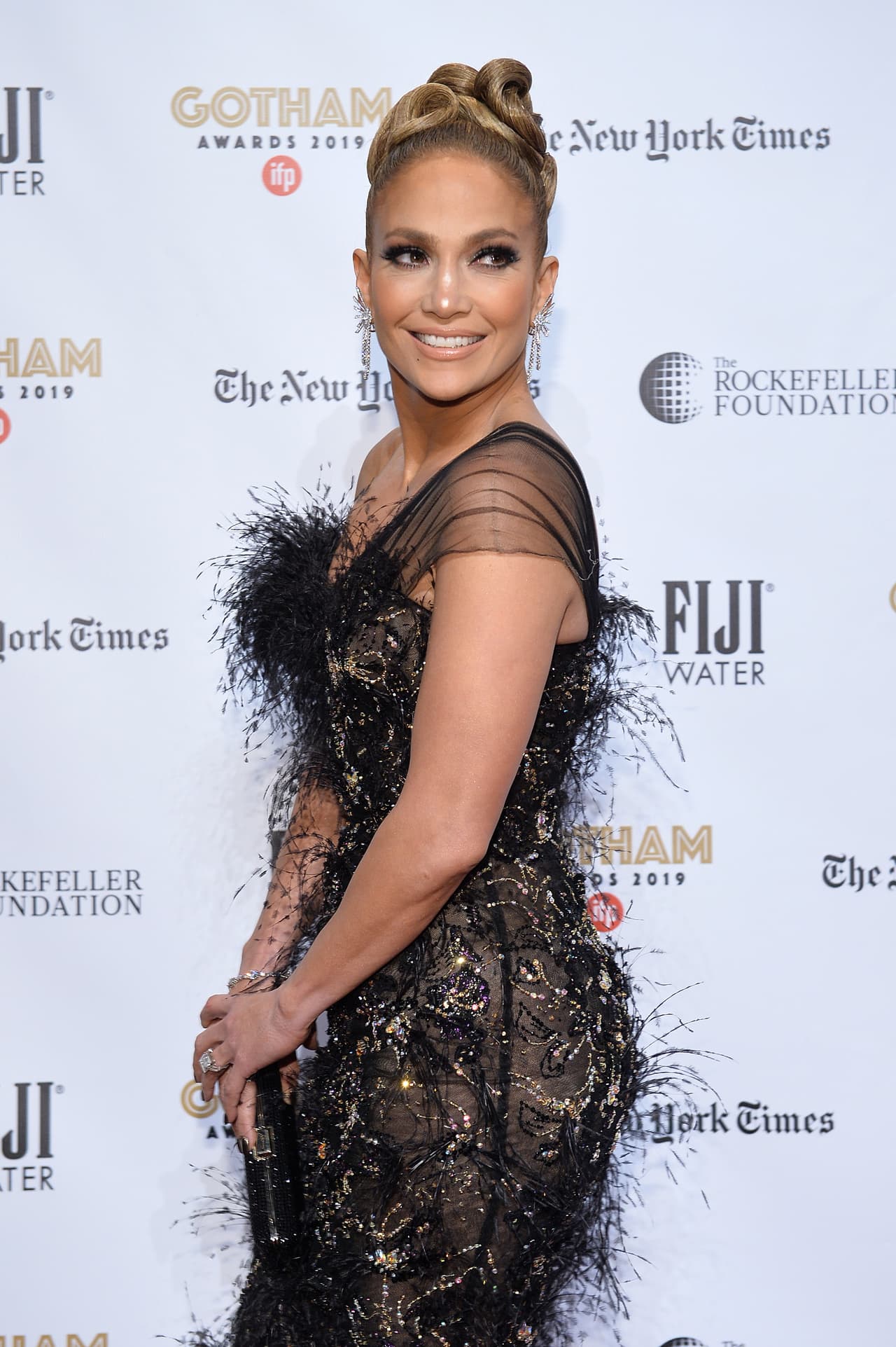 La gira de prensa por 'Hustlers' en la que la cantante lucío diferentes
<b> estilos y looks glamorosos</b>, fue el tercer motivo enlistado por la revista.