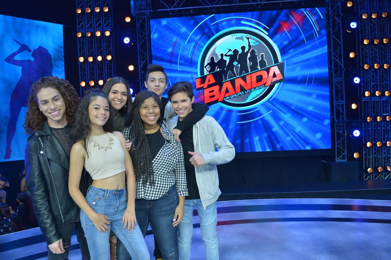 La primera banda fue 
<b>Futuro</b> conformada por Taishmara, Andrea, Jeidimar, Gabriel, Edward y Alex La Torre.
<b> </b>
<br>