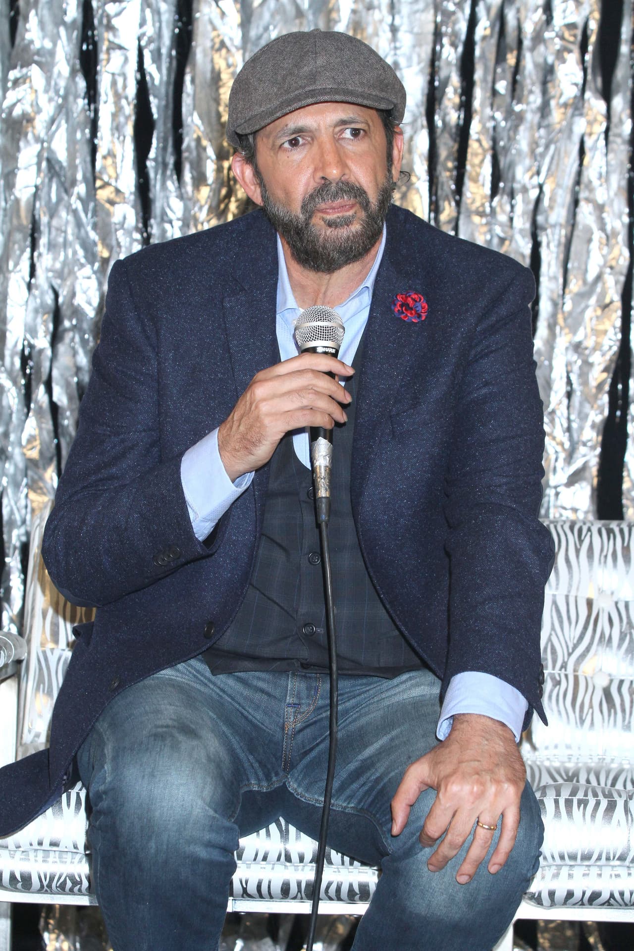 Juan Luis Guerra, nominado en tres categorías de Premio Lo Nuestro entre ellas Canción del Año Tropical, es parte de este elenco que desfilará el 22 de enero en la autopista internacional de Cúcuta, Colombia.
<br>