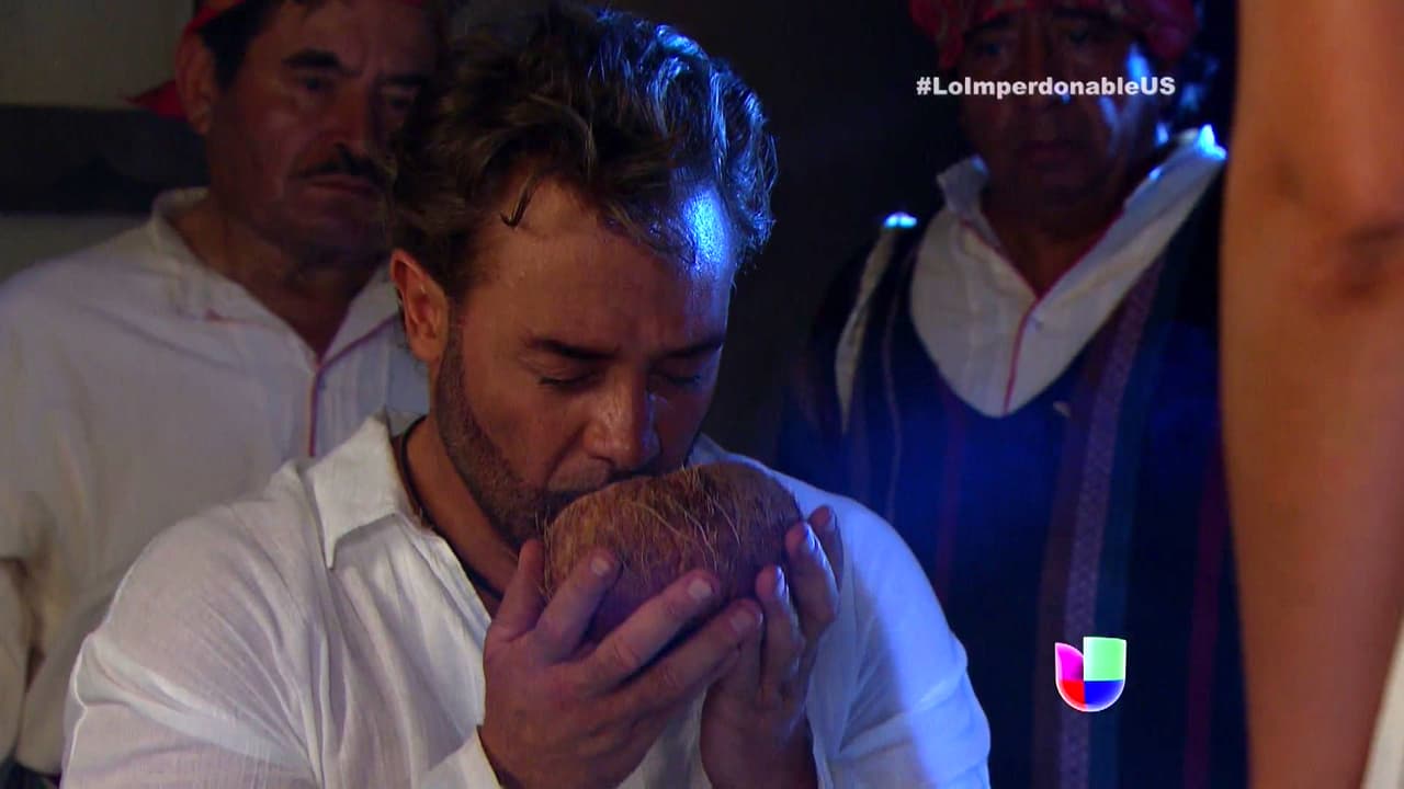 Emiliano no deja de pensar en ella y poco a poco descubre todos sus secretos.