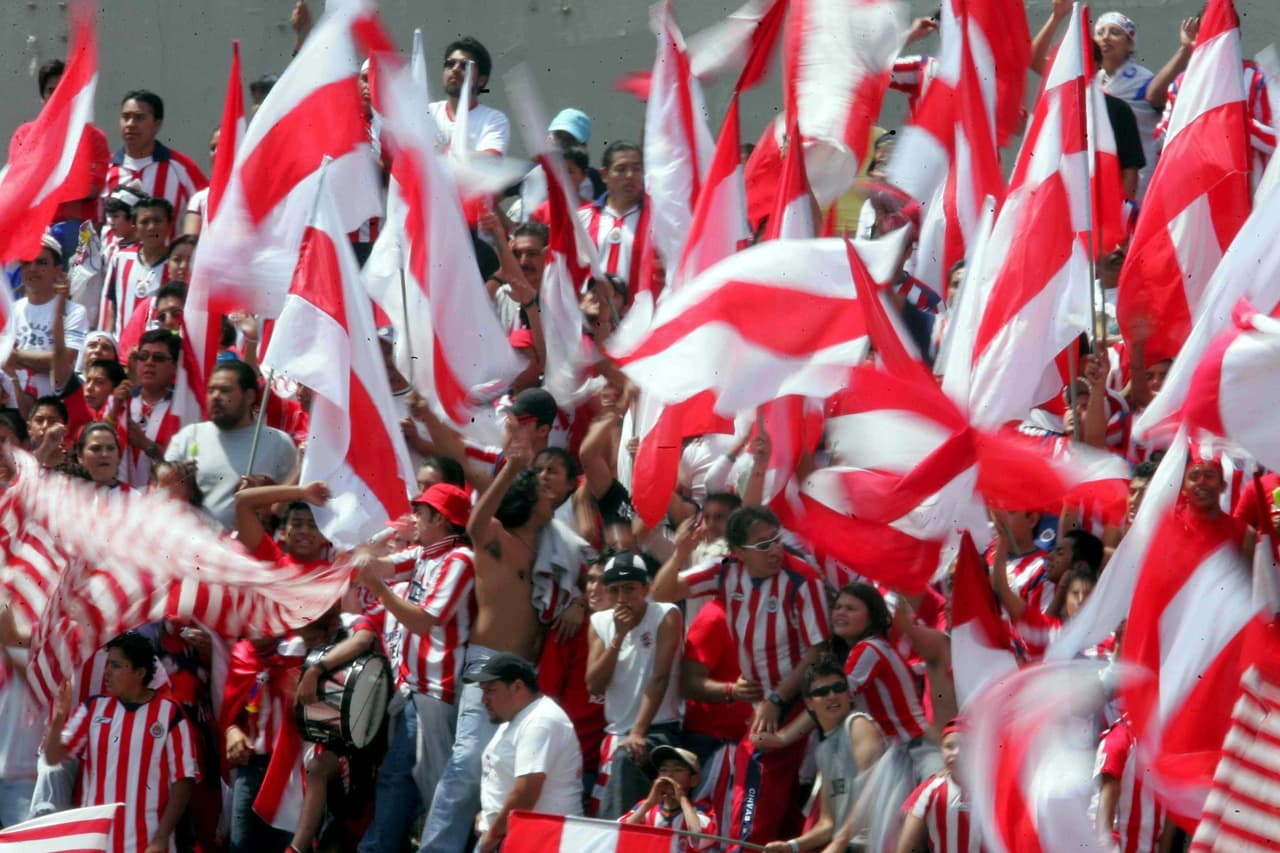Héctor Rial dirigió una temporada a Chivas y tuvo un breve paso por el club rojinegro.