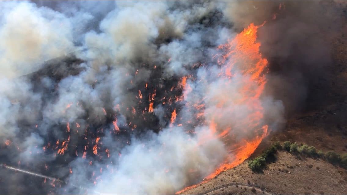 Vientos de Santa Ana dan una tregua en el sur de California pero regresan el domingo